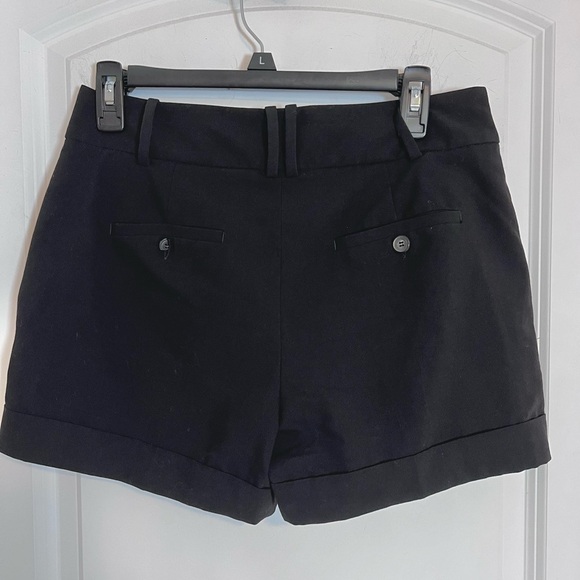 CLEAR-OUT Zara Basic Black Cuffed Hem Chino Shorts - Picture 2 of 5